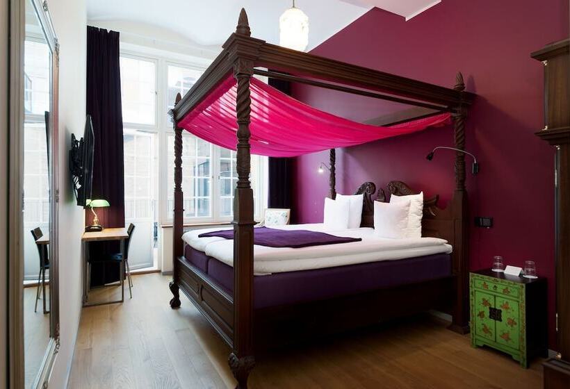 Номер Superior, Hellstens Glashus