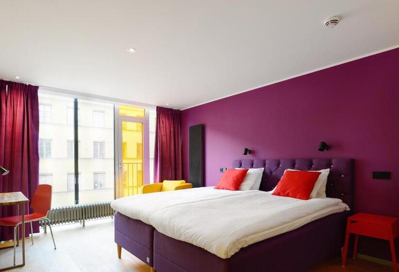 Номер Superior, Hellstens Glashus