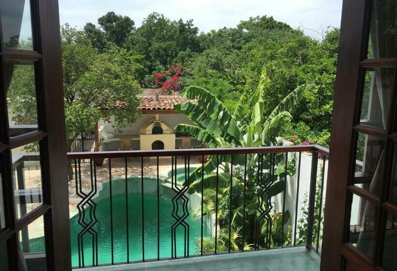 سوییت لوکس, La Polvora