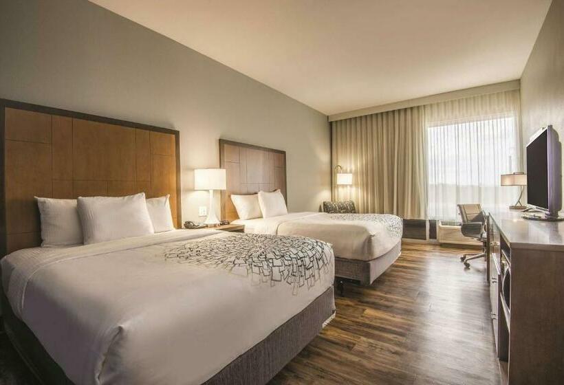 غرفة قياسية لذوى الاحتياجات الخاصة, La Quinta By Wyndham Kingman