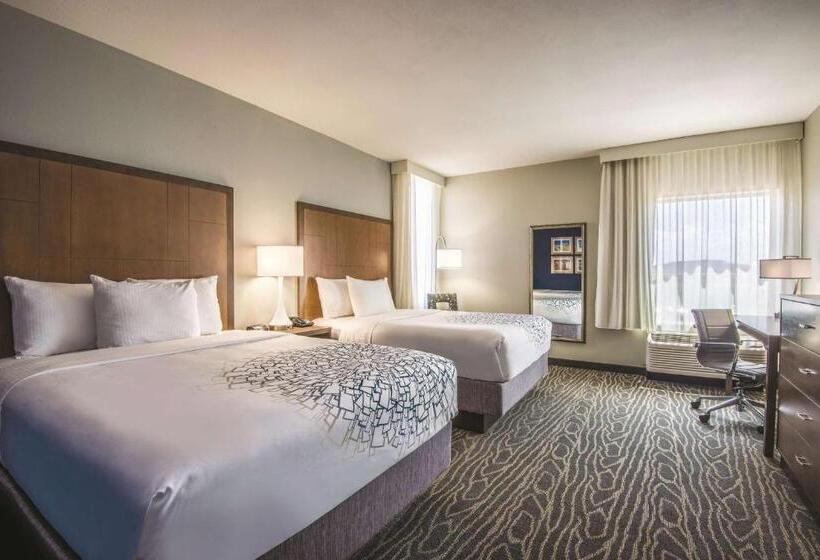 غرفة تنفيذية, La Quinta By Wyndham Kingman