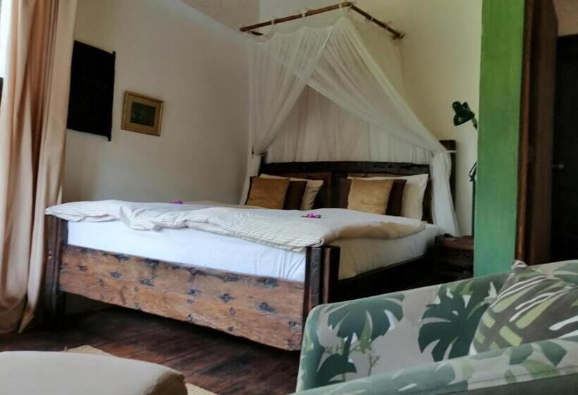 اتاق لوکس با تخت بزرگ, Meru House Lekisilai