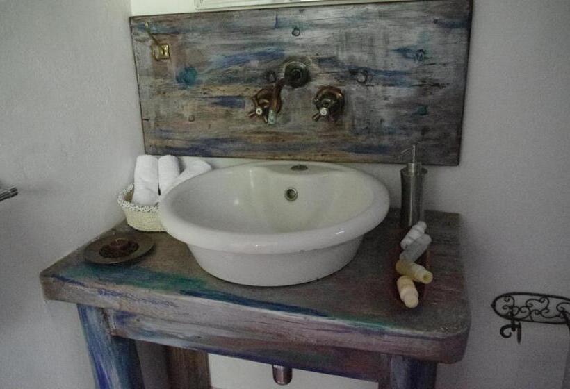 اتاق استاندارد یک نفره, Meru House Lekisilai