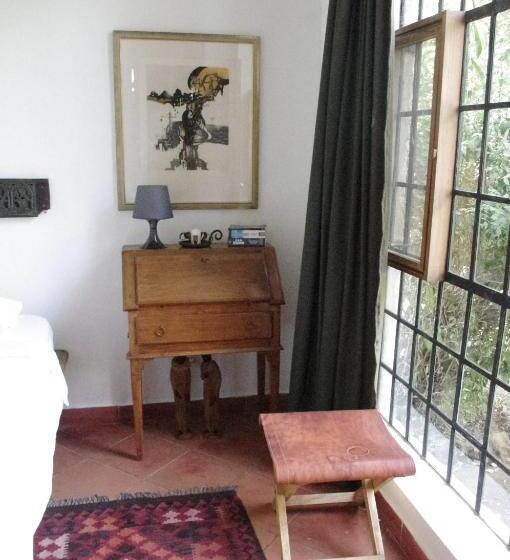 اتاق استاندارد یک نفره, Meru House Lekisilai