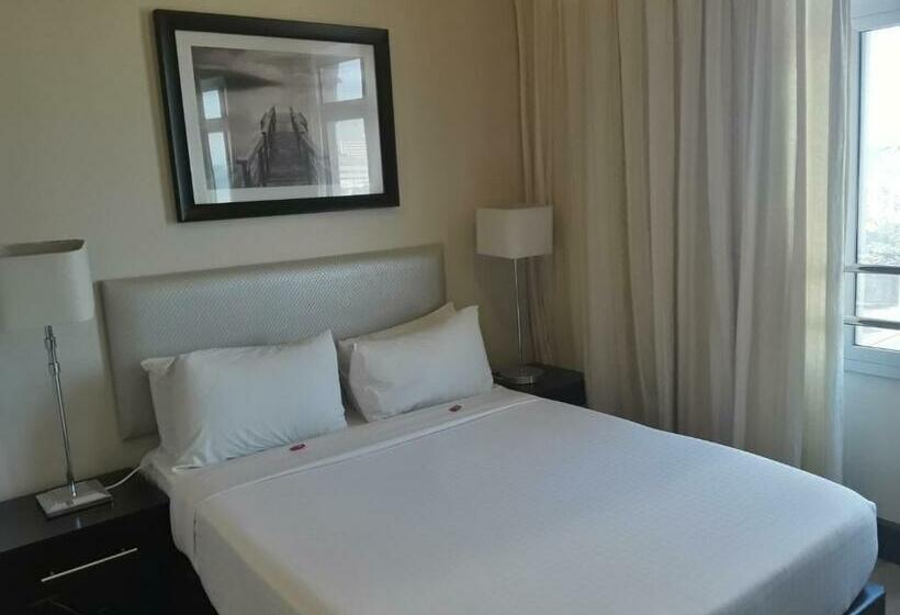 패밀리 룸, Parade