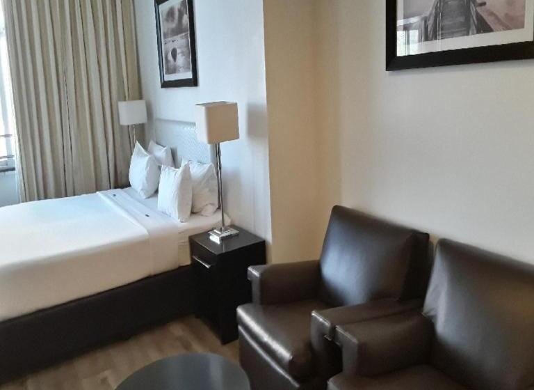 측면 바다 전망 스위트, Parade