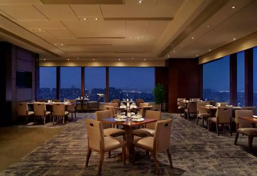 キングサイズベッドのデラックスルーム, Shangrila Hefei