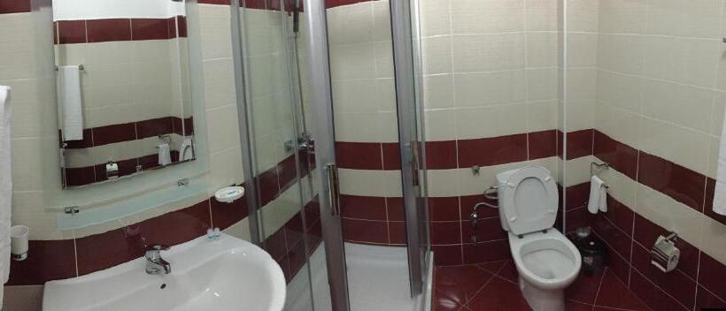 スタンダードトリプルルーム, Siklad