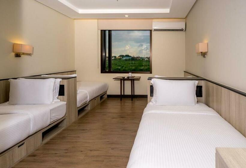 חדר סופריור לארבעה, The Bayleaf Cavite