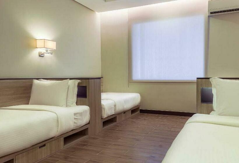 חדר סופריור לארבעה, The Bayleaf Cavite