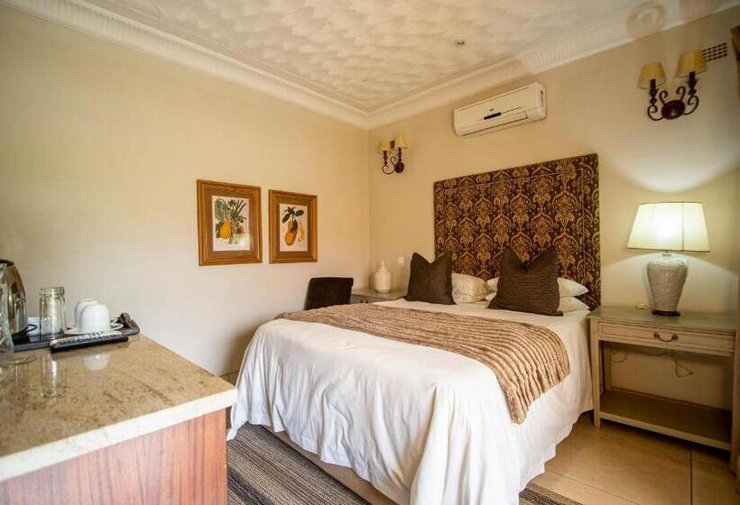اتاق استاندارد با بالکن, The Victoria Falls Deluxe Suites