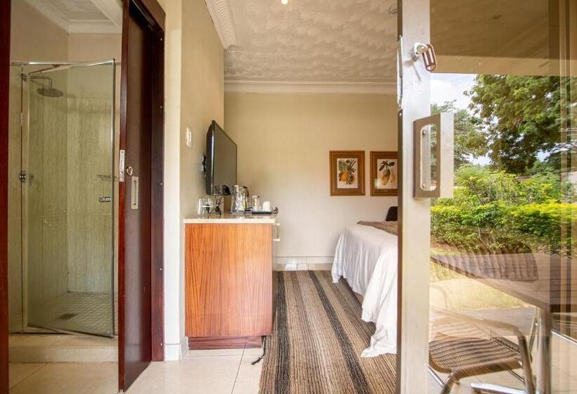 اتاق استاندارد با بالکن, The Victoria Falls Deluxe Suites