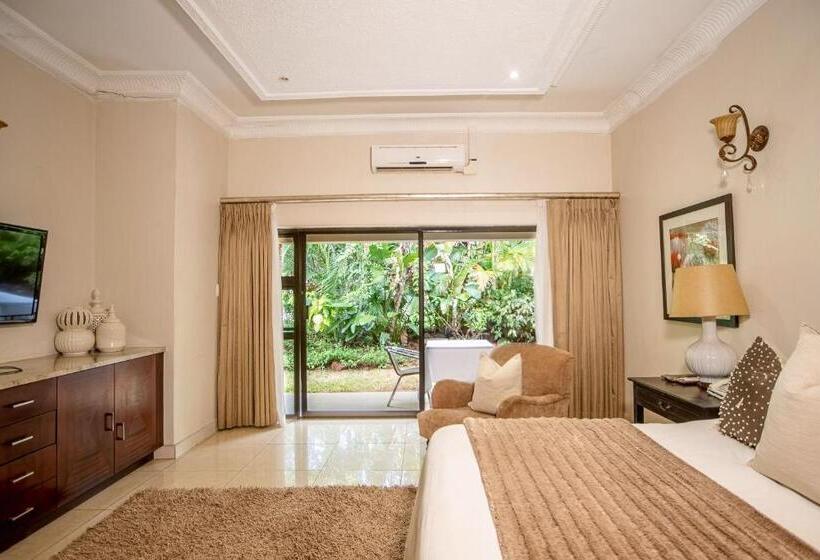 اتاق سوپریور با بالکن, The Victoria Falls Deluxe Suites