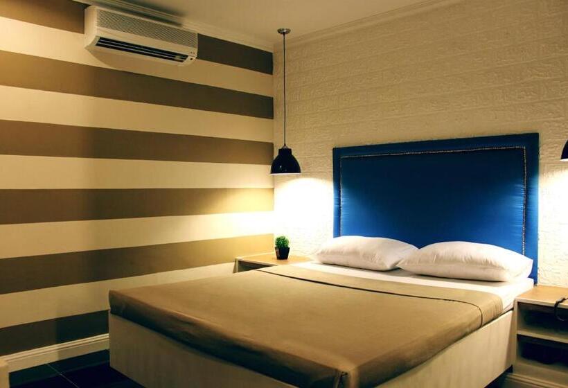 اتاق سوپریور, Urban Travellers