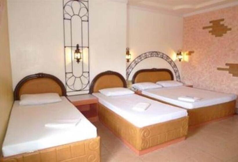 اتاق لوکس خانوادگی, Urban Travellers