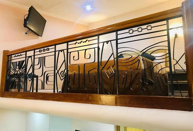 اتاق لوکس, Urban Travellers