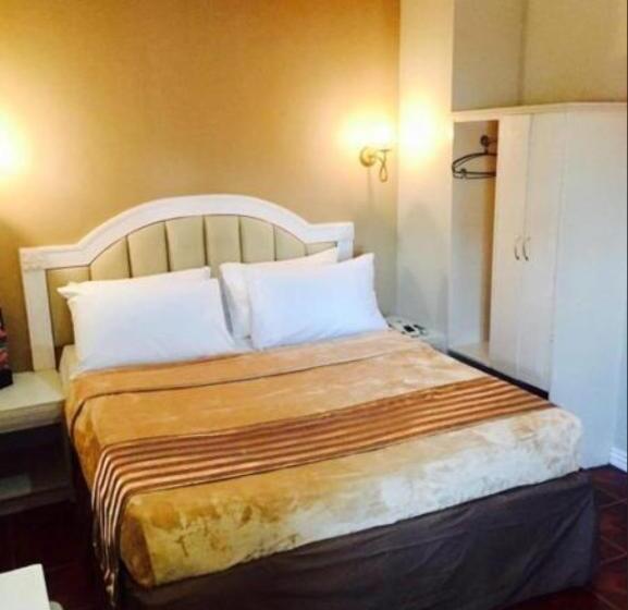 اتاق سوپریور, Urban Travellers