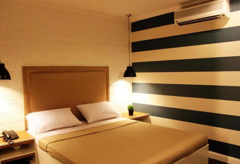 اتاق سوپریور, Urban Travellers