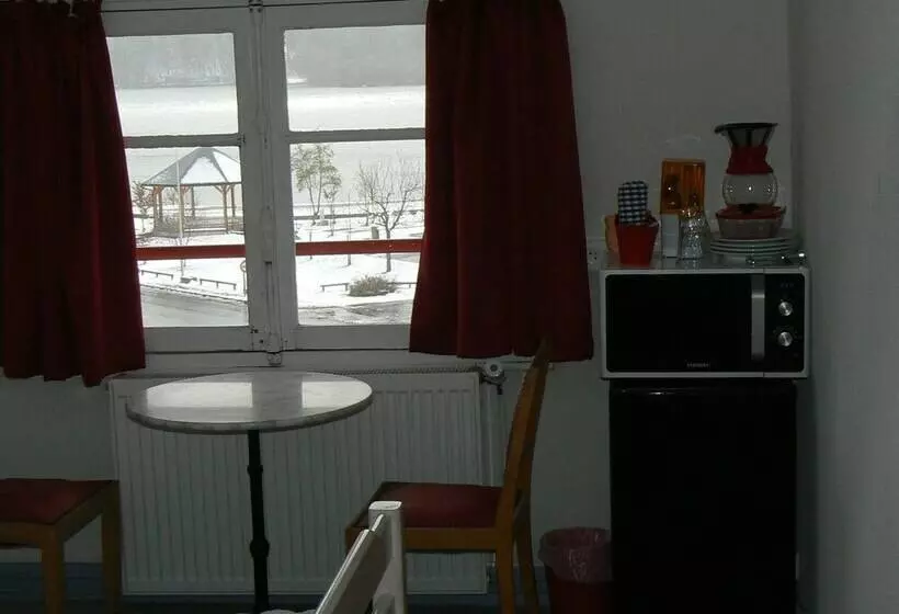 اتاق اکونومی, Le Beau Cottage