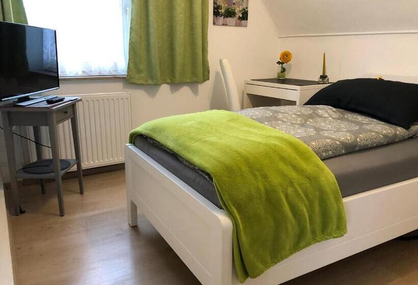 Quarto Triplo Estandar, Messezimmer 4u