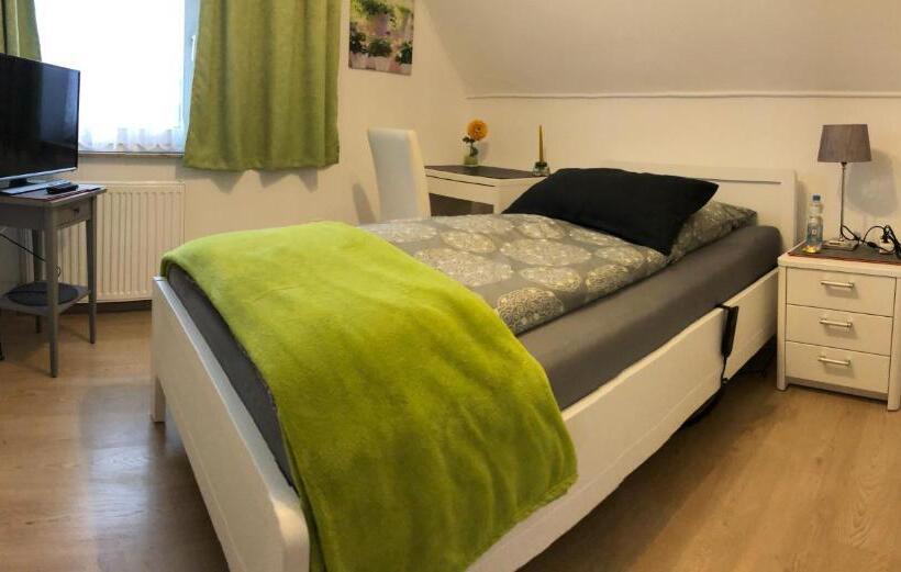 Quarto Triplo Estandar, Messezimmer 4u
