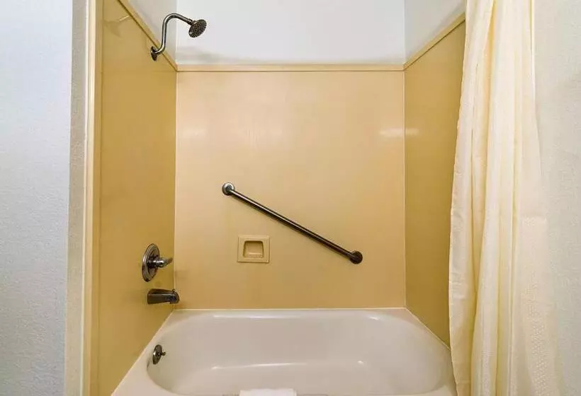 キングサイズベッドのスタンダードルーム, Motel 6new Iberia, La