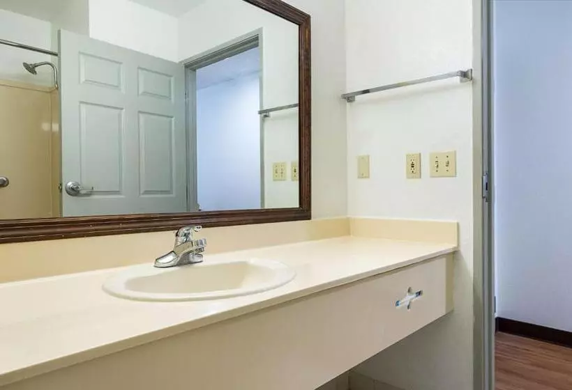 キングサイズベッドのスタンダードルーム, Motel 6new Iberia, La