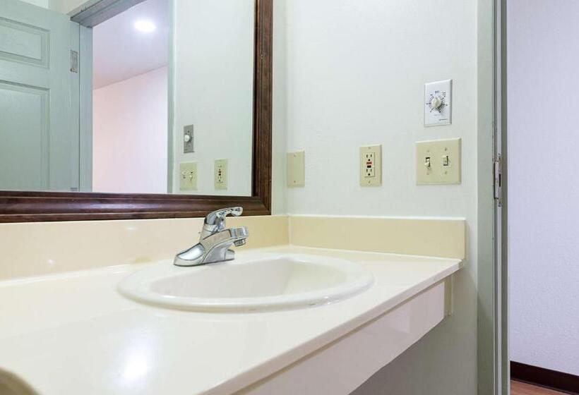 غرفة ديلوكس سرير كينج, Motel 6new Iberia, La