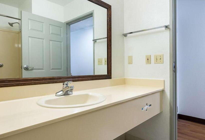 스탠다드 룸 킹사이즈 침대, Motel 6new Iberia, La
