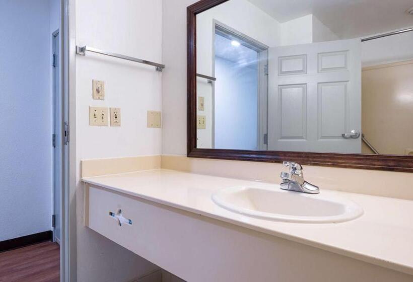 غرفة ديلوكس سرير كينج, Motel 6new Iberia, La