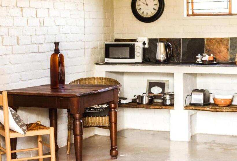 استودیو خانوادگی, Geralds Gift Guest House