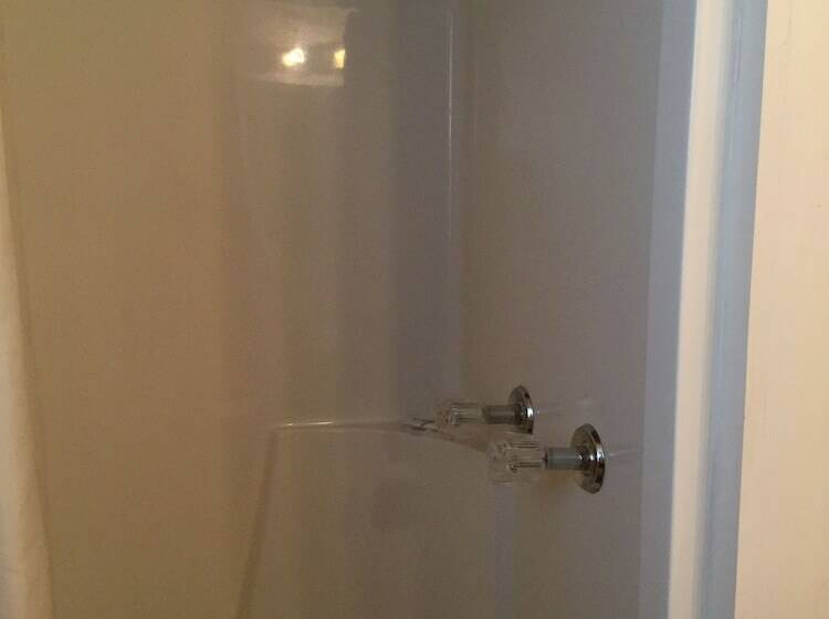 豪华工作室, Cedars Motel