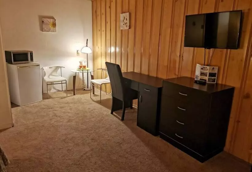 デラックスルーム, Cedars Motel