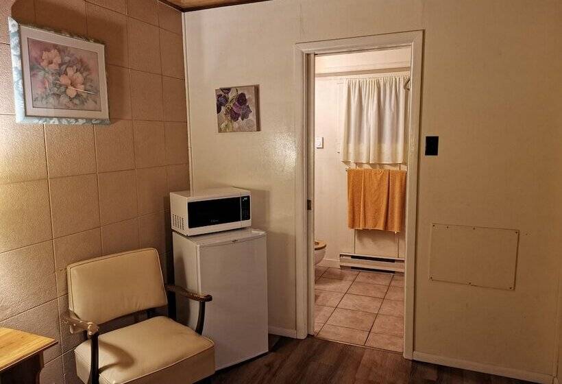 豪华套房, Cedars Motel