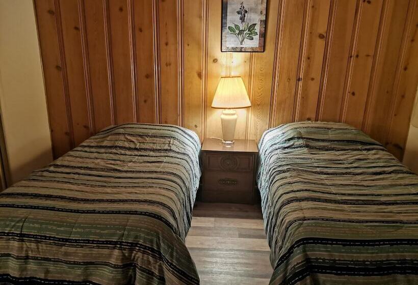 经济房, Cedars Motel