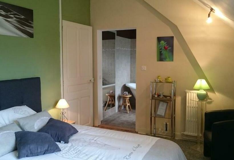 标准间带山景, La Grange De Thalie