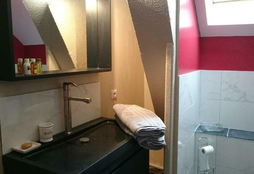 标准间, La Grange De Thalie