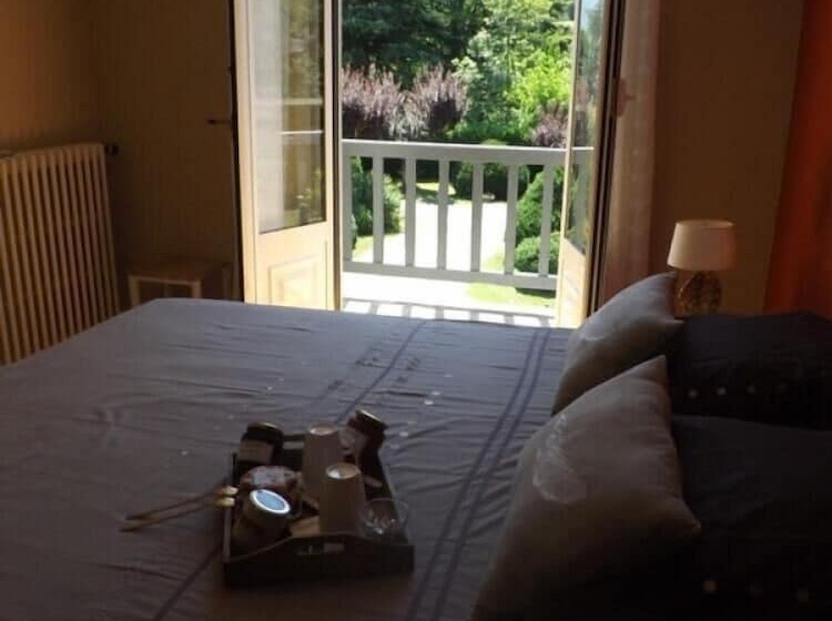 标准间, La Grange De Thalie