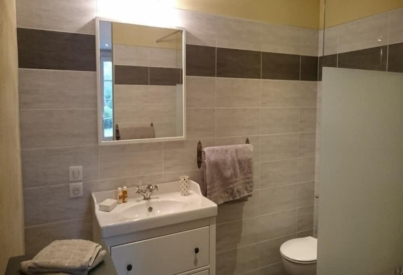 标准间, La Grange De Thalie