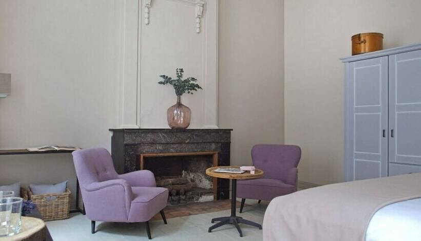 스위트, Chambres D'hôtes Les Trois Comtes