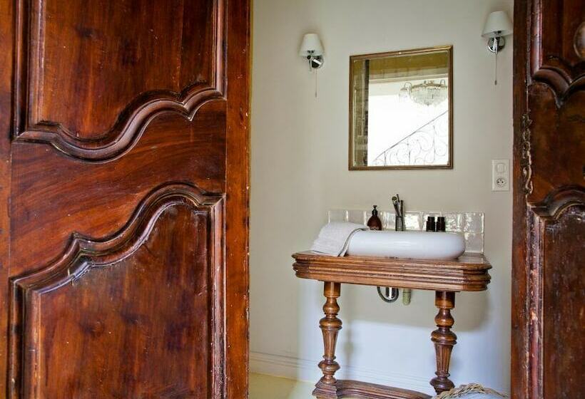 스위트, Chambres D'hôtes Les Trois Comtes