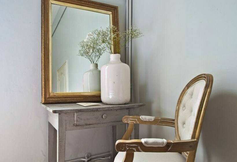 스위트, Chambres D'hôtes Les Trois Comtes