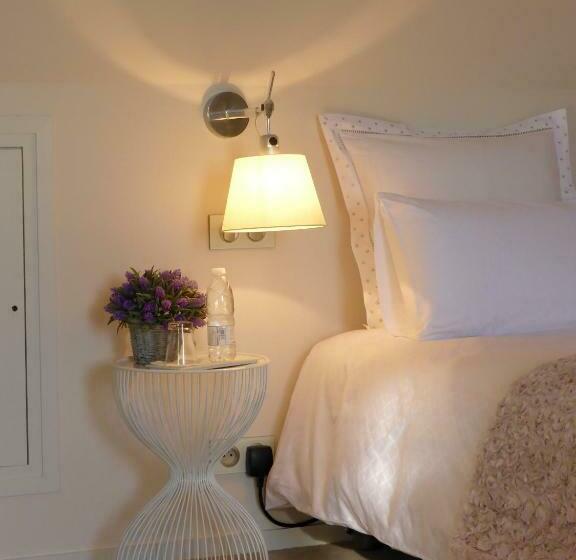 キングサイズベッドのデラックススイート, Château De Marsac