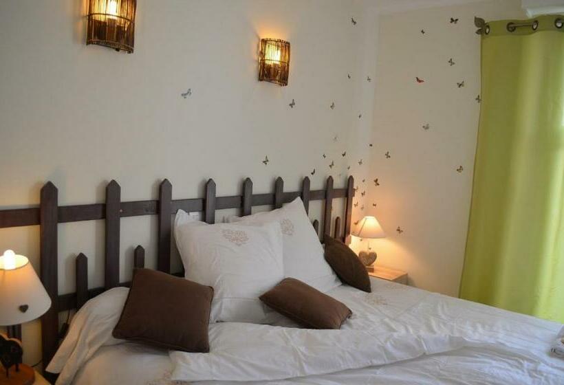 ガーデンビュースタンダードルーム, Couette Et Cafe Creme