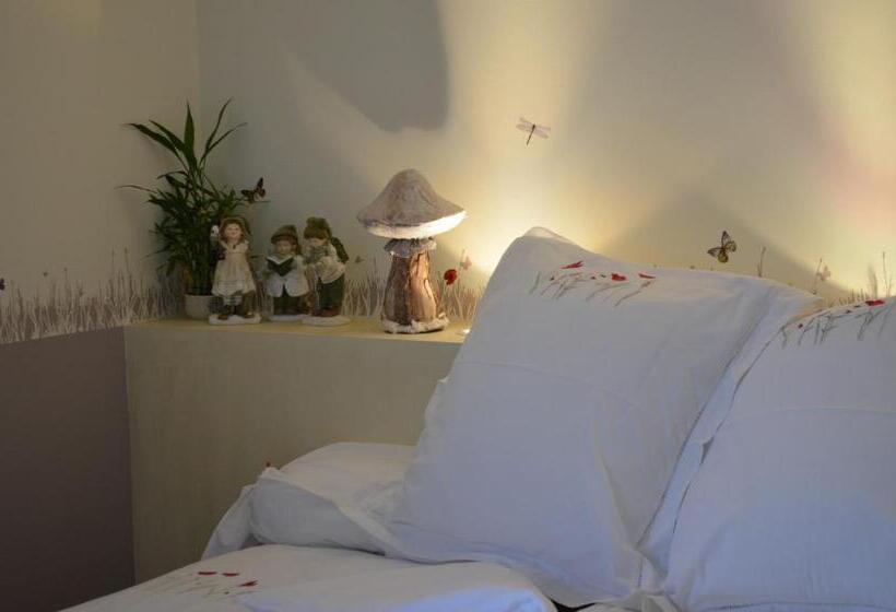 ガーデンビュースタンダードルーム, Couette Et Cafe Creme