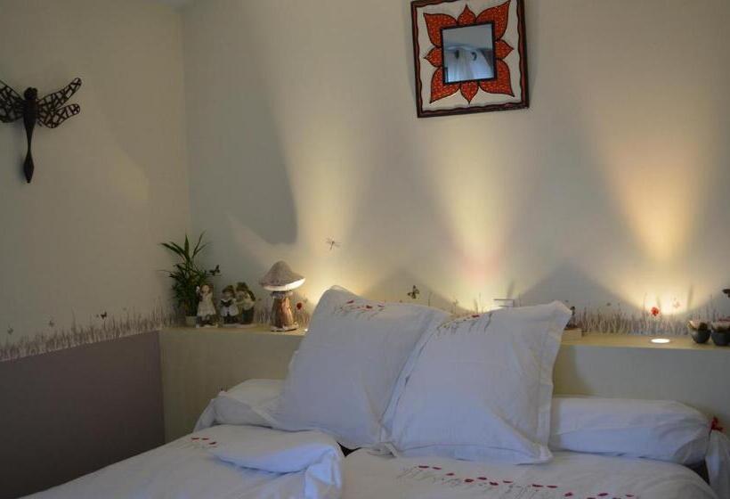 ガーデンビュースタンダードルーム, Couette Et Cafe Creme