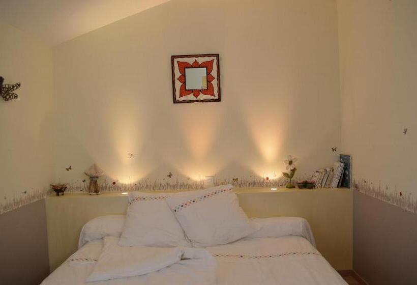 ガーデンビュースタンダードルーム, Couette Et Cafe Creme