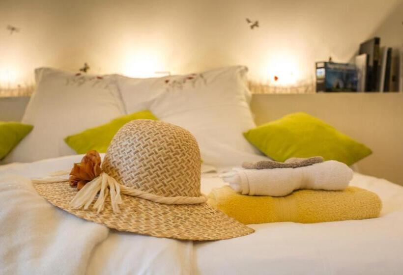 ガーデンビュースタンダードルーム, Couette Et Cafe Creme