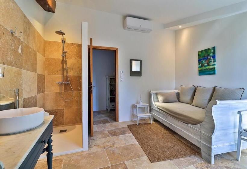 חדר דלוקס לשלושה, Le Jardin De Mazan