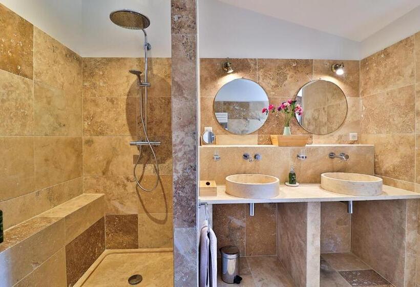 חדר דלוקס לשלושה, Le Jardin De Mazan